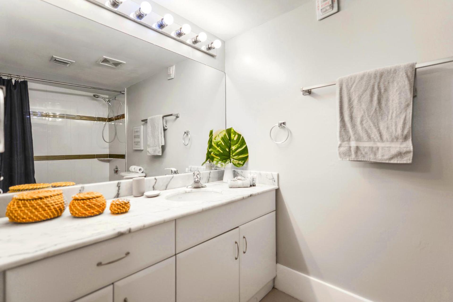 Stylish Brickell With Amenities Apartment *